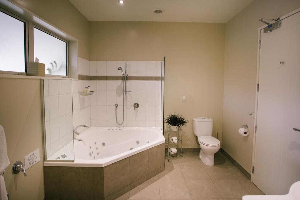 ริเวอร์วิว เทอเรซ ลักชัวรี เบด แอนด์ เบรคฟาสต์ Bed & Breakfast วานากา ภายนอก รูปภาพ